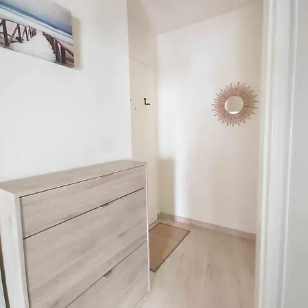 Les Presidents Proche, Wifi Et Balcon Apartamento *